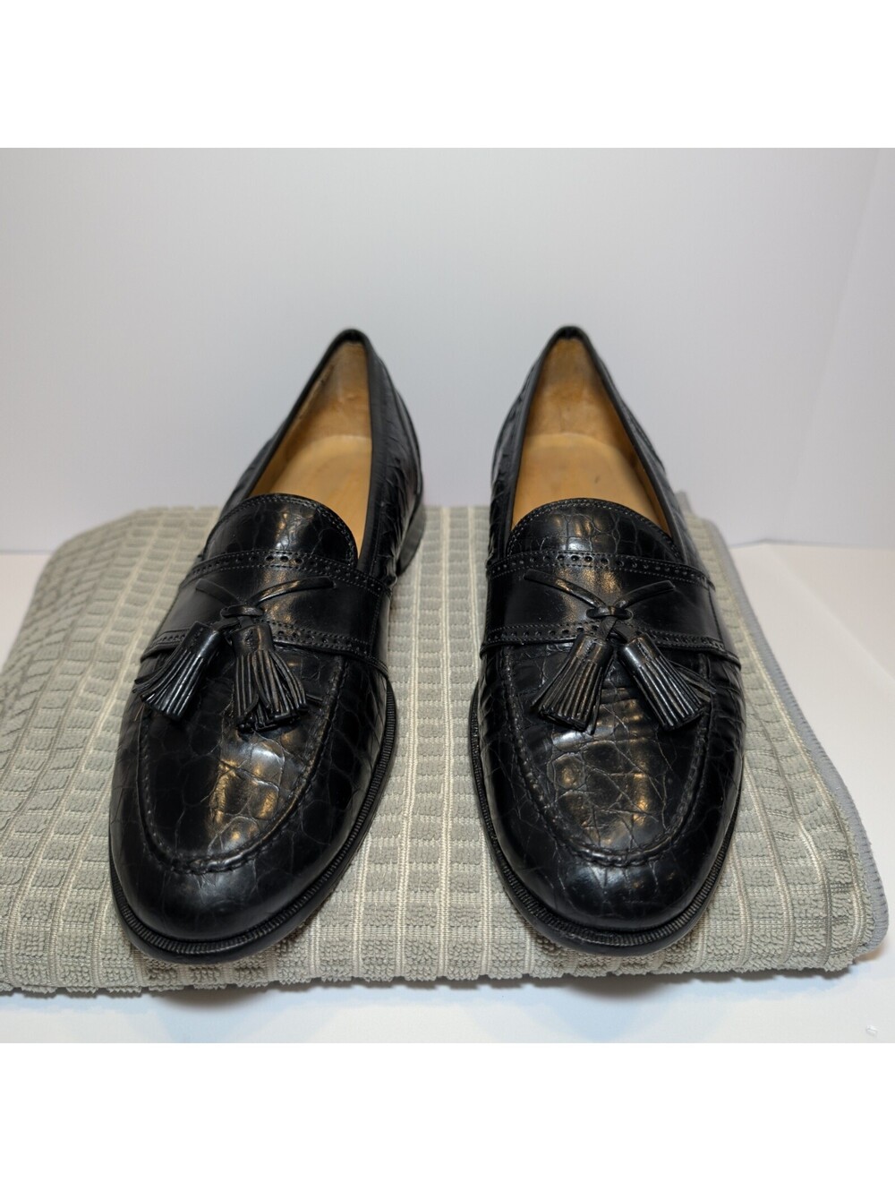 Johnston & Murphy Black Crocodile Embossed Leather Tassel Loafers Size 12 M